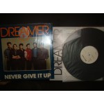 Dreamer & tha full moon - Never give it up Dreamer & tha full moon - Never give it up