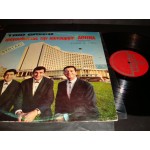 Trio Greco - τραγουδωντας την καινουργια Αθηνα Trio Greco - τραγουδωντας την καινουργια Αθηνα